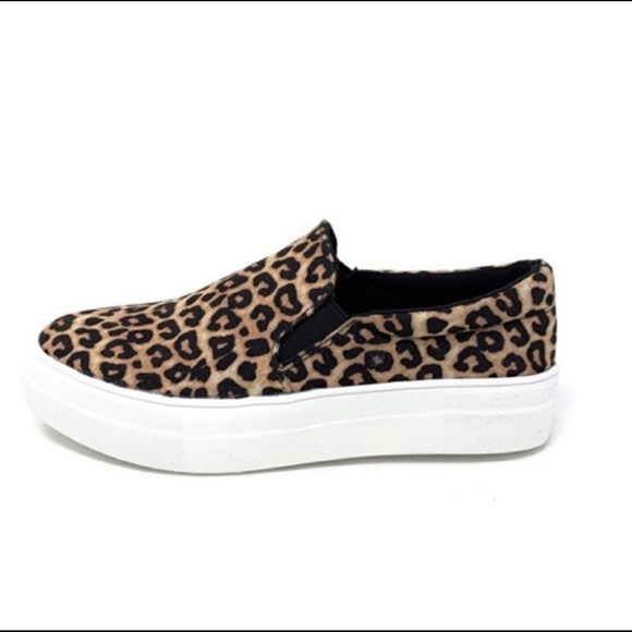 🐆🐆Trendy Leopard Print Slip On Sneaker 🐆🐆 - Picture 3 of 3
